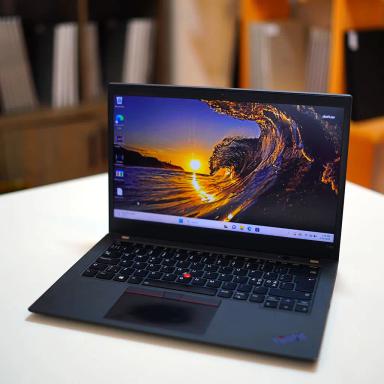 Lenovo ThinkPad T14s Intel Core i5-1135G7 16GB RAM 256GB NVMe SSD Intel Iris Xe Graphics 14 FHD