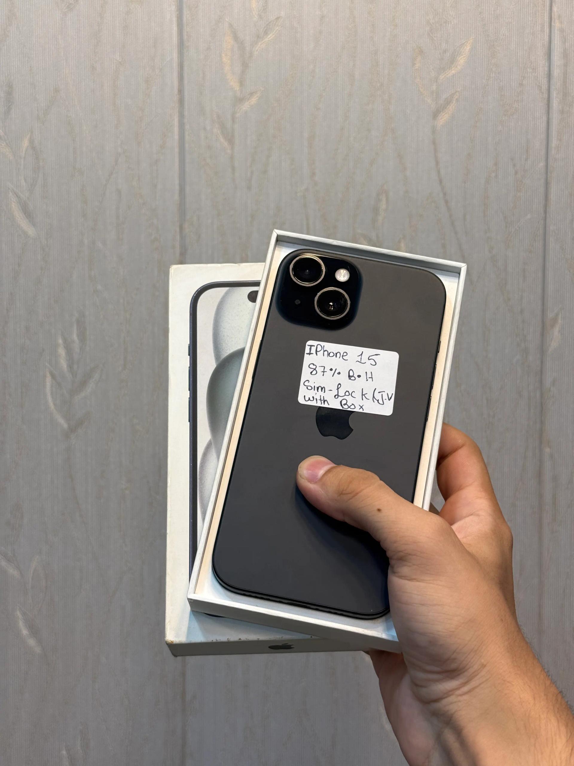 Apple iPhone 15